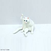 Фигурка белый котик 9 см